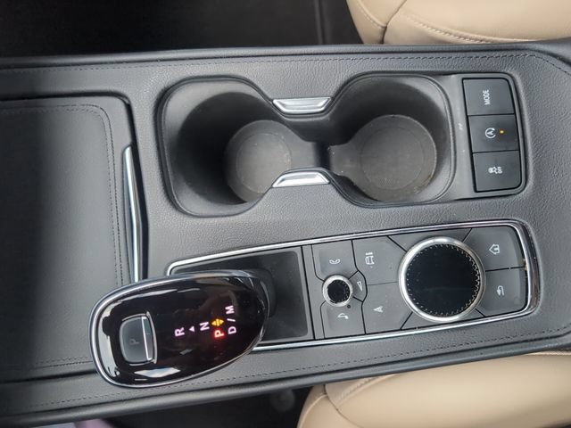 Used 2024 Cadillac XT4 Luxury w/ Cold Weather Package FWD image 16