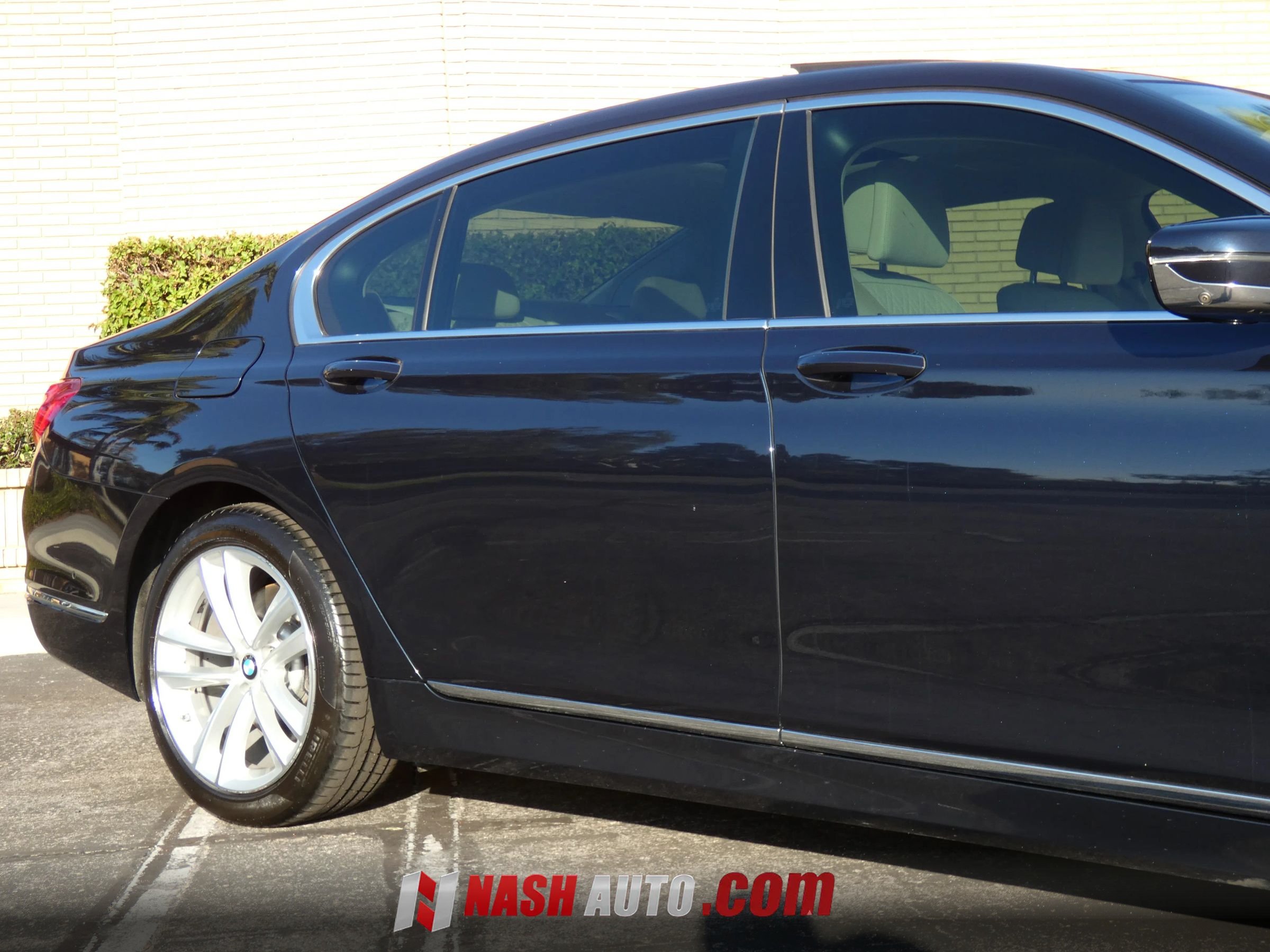 Used 2016 BMW 750i xDrive AWD/4WD image 7