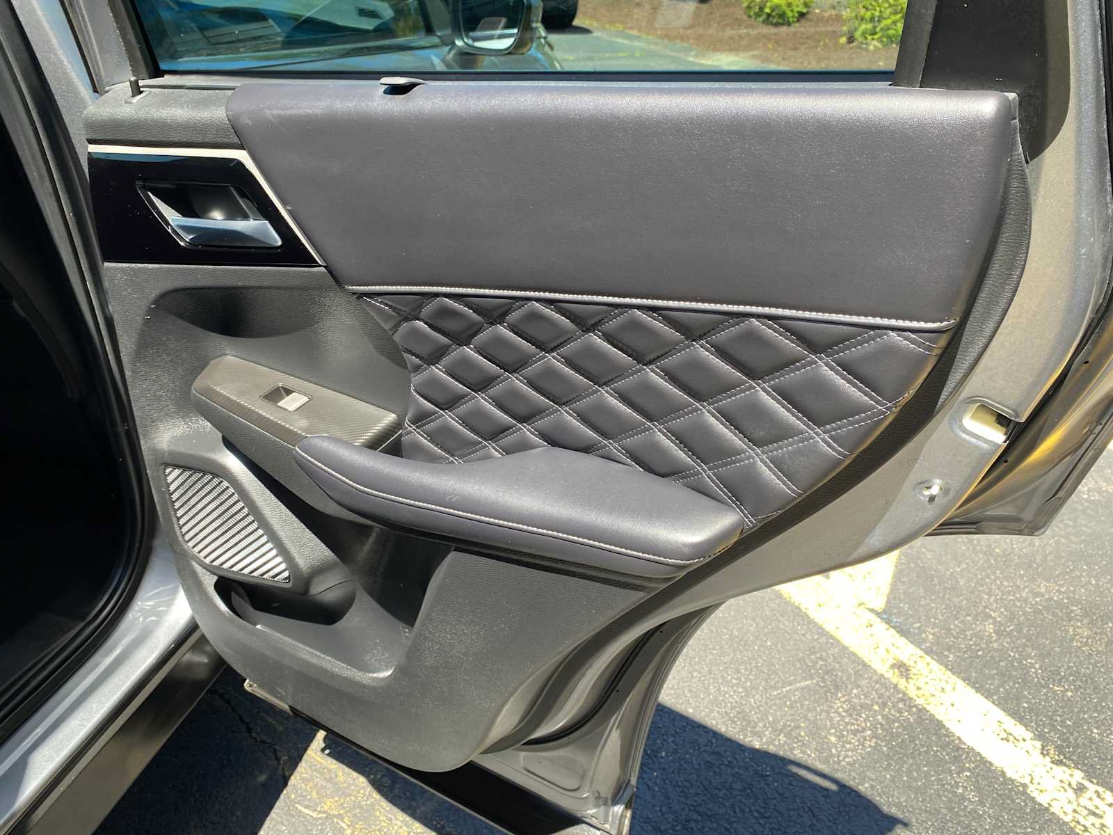 Used 2023 Mitsubishi Outlander SEL AWD/4WD image 42