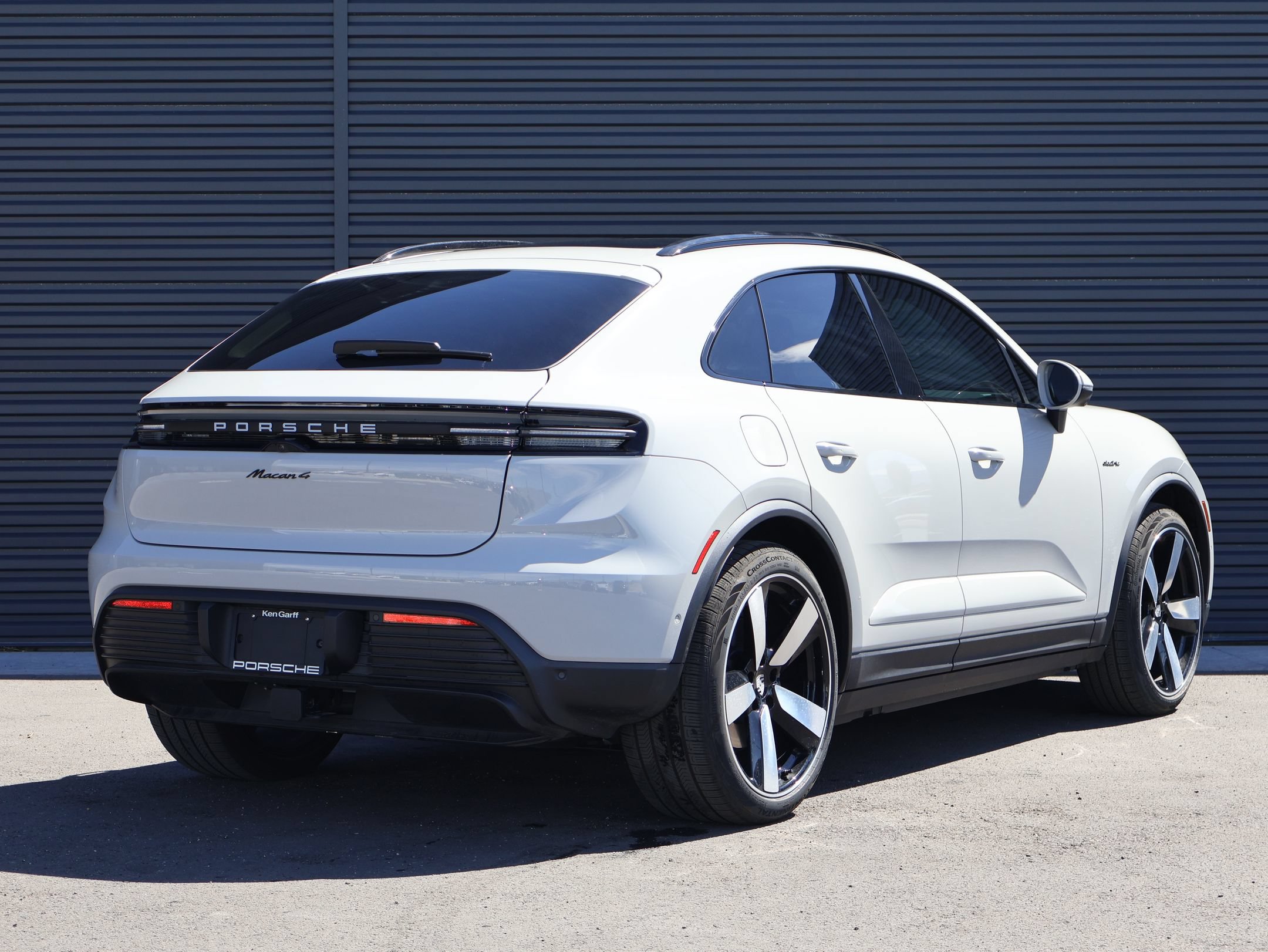 Certified 2026 Porsche Macan 4 Electric AWD/4WD image 10