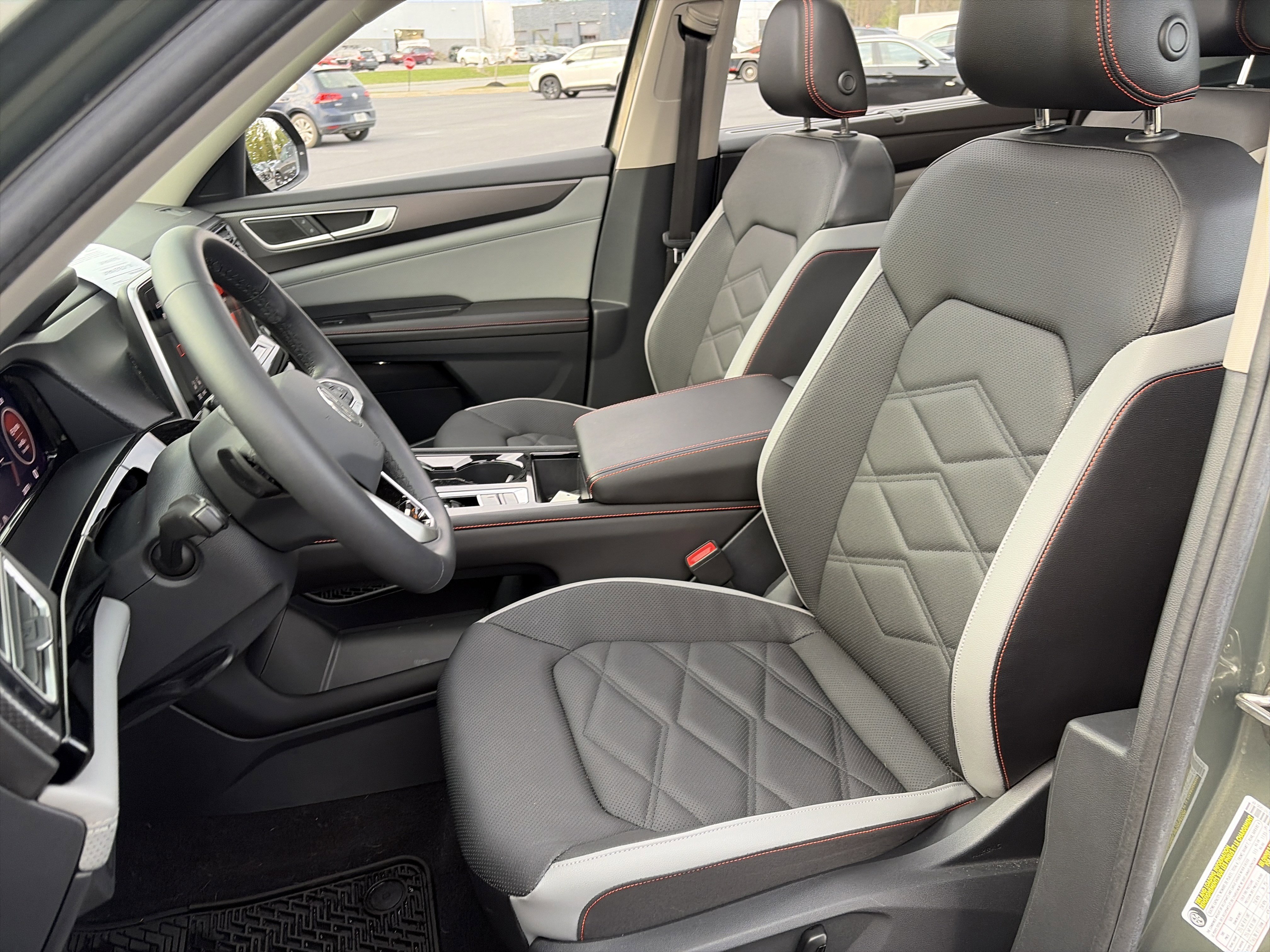 Used 2024 Volkswagen Atlas Peak Edition SE image 20