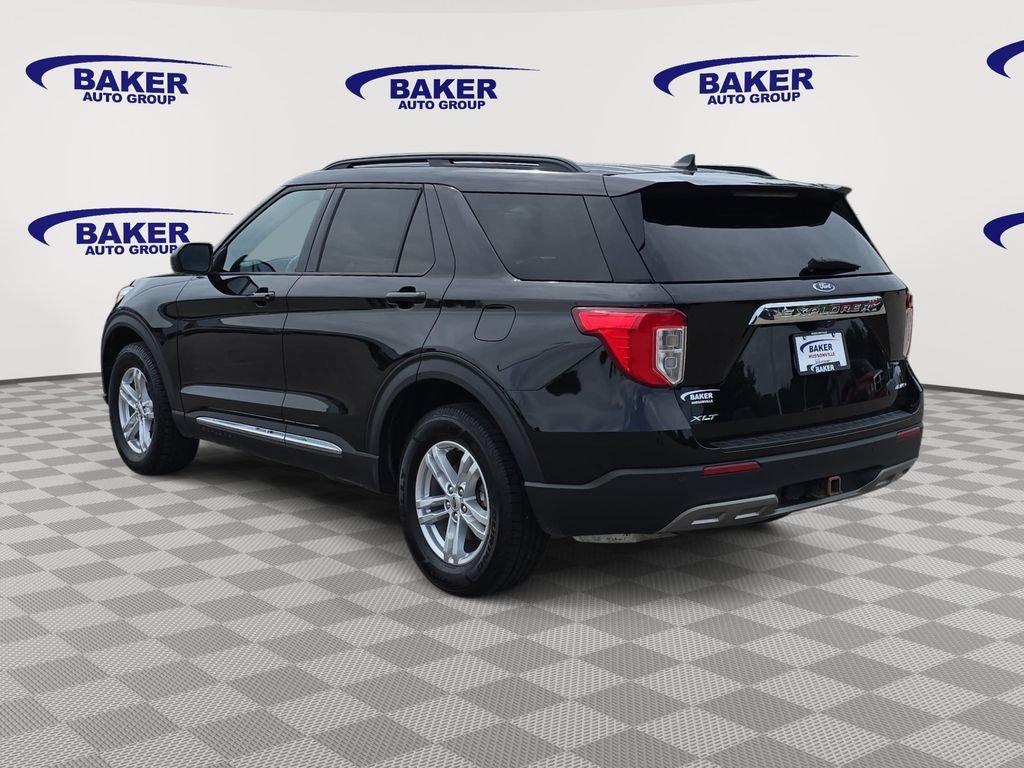 Used 2022 Ford Explorer XLT w/ Equipment Group 202A AWD/4WD image 7