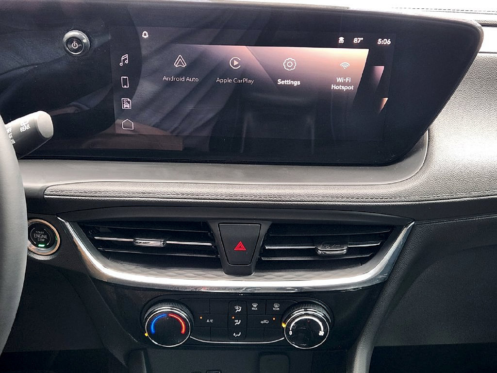 Used 2025 Buick Encore GX Sport Touring w/ Black Roof Package AWD/4WD image 17