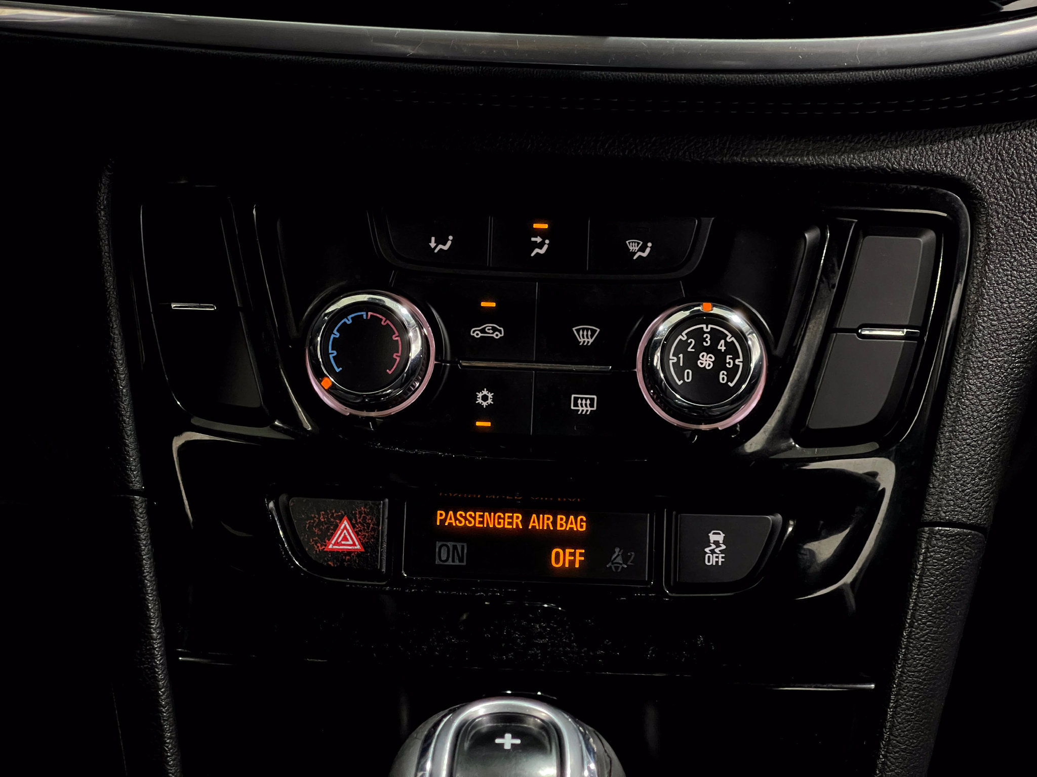 Used 2019 Buick Encore Preferred FWD image 23