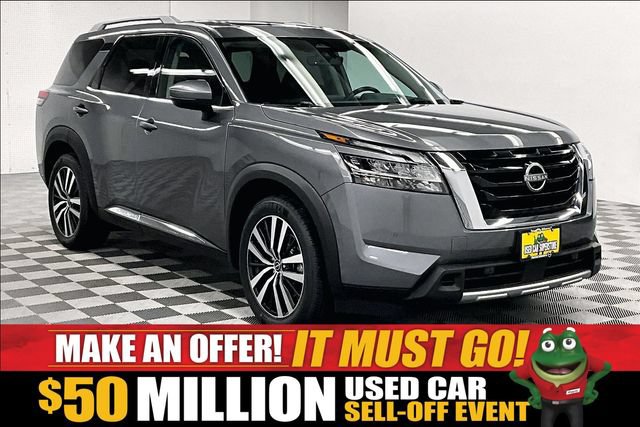 Used 2024 Nissan Pathfinder Platinum w/ Cargo Package