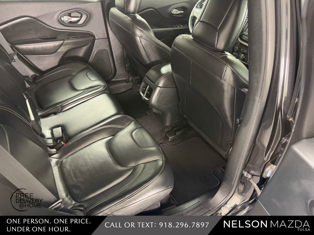 Used 2016 Jeep Cherokee Limited image 37