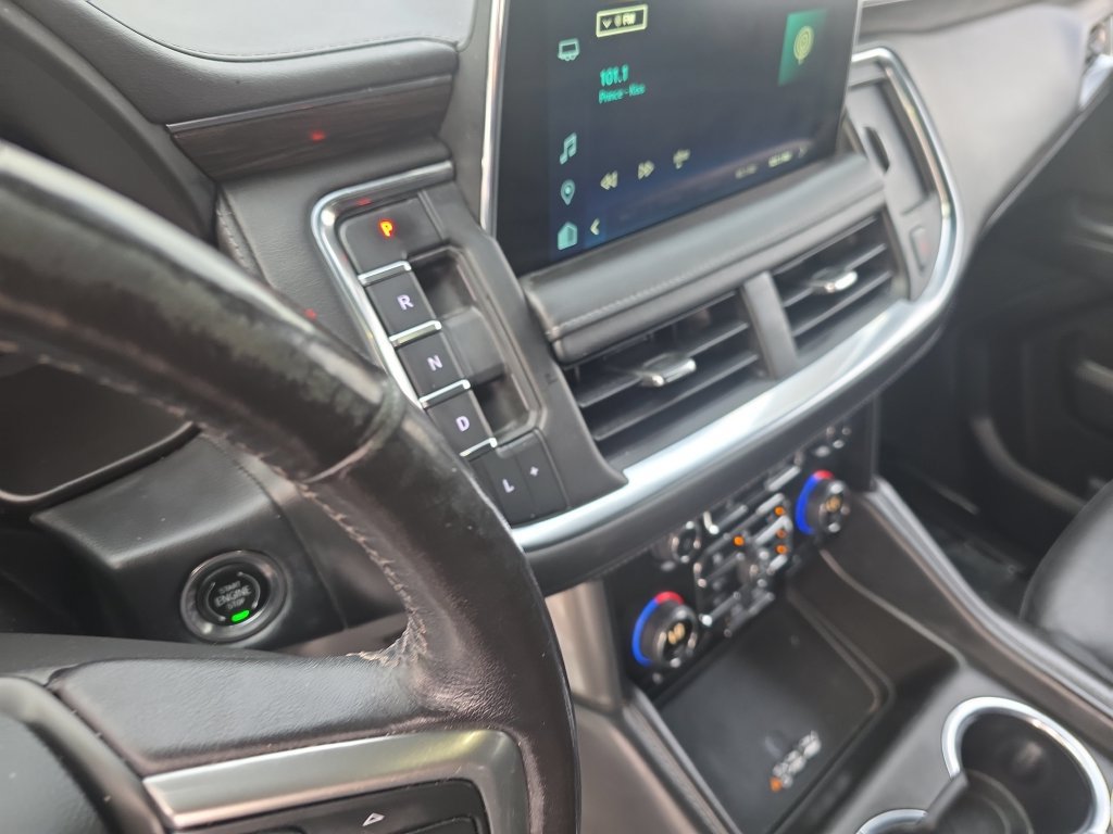 Used 2022 Chevrolet Suburban LT w/ Luxury Package RWD image 21