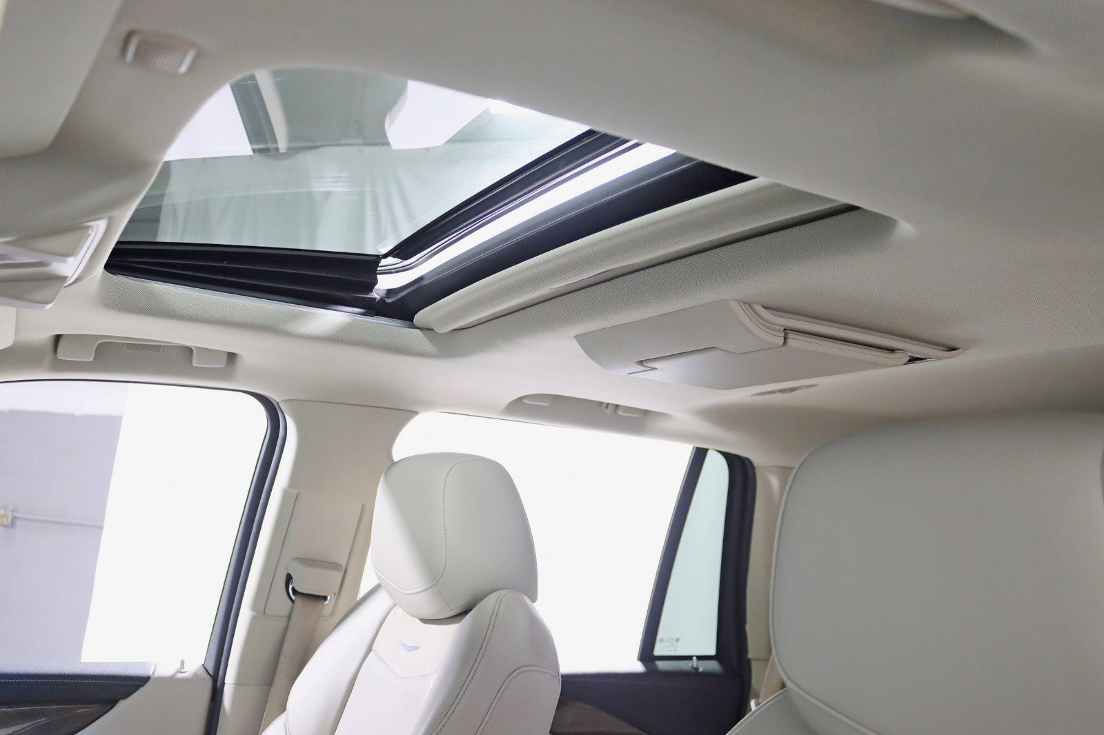 Used 2020 Cadillac Escalade Luxury AWD/4WD image 32