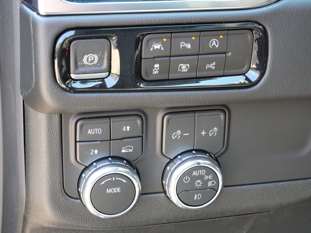 New 2026 GMC Yukon XL Denali w/ Sun & Power Step Package AWD/4WD image 46