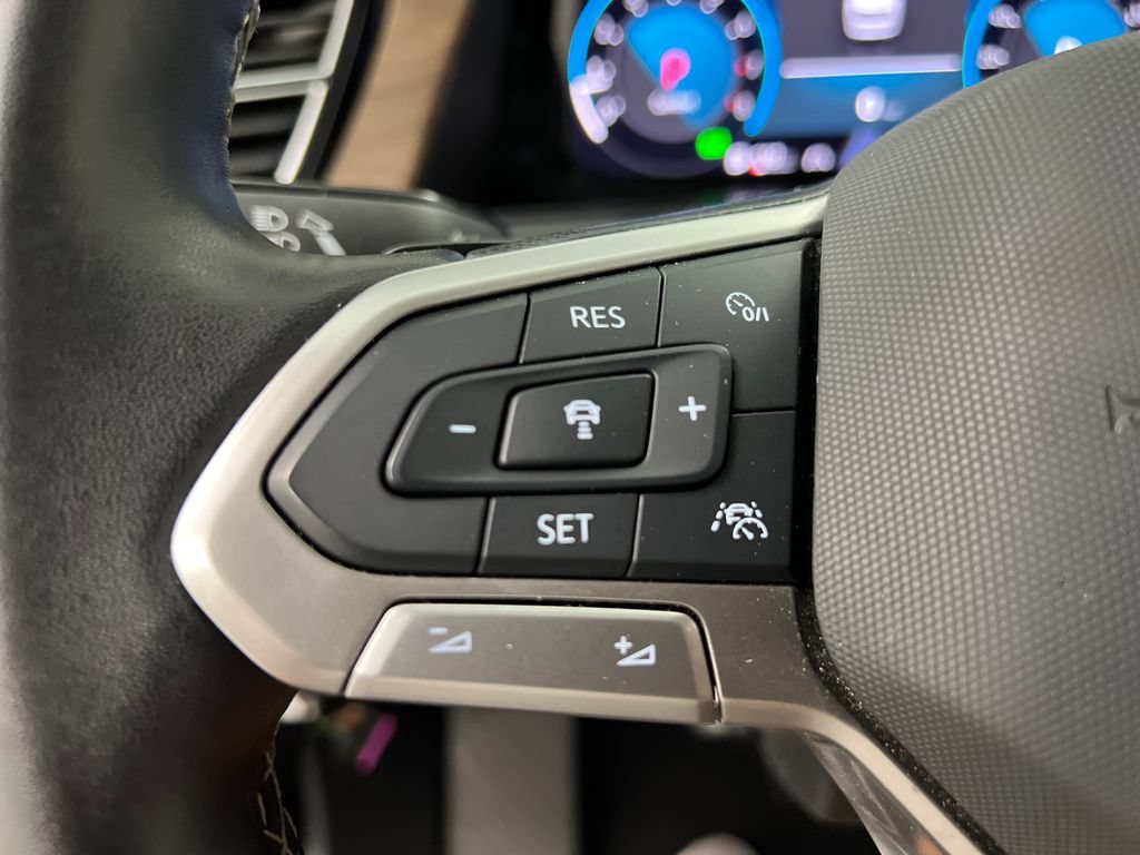 Used 2025 Volkswagen Atlas SE FWD image 51