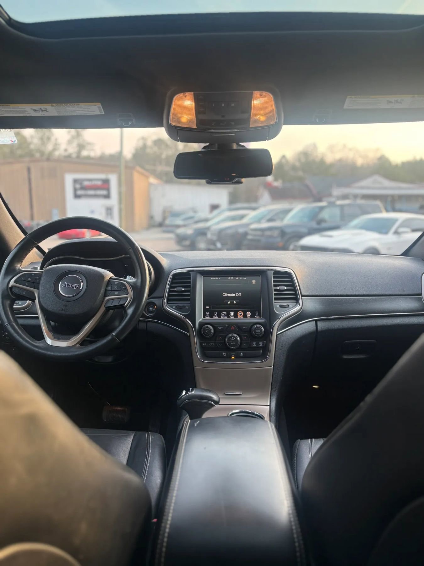 Used 2015 Jeep Grand Cherokee Limited AWD/4WD image 24