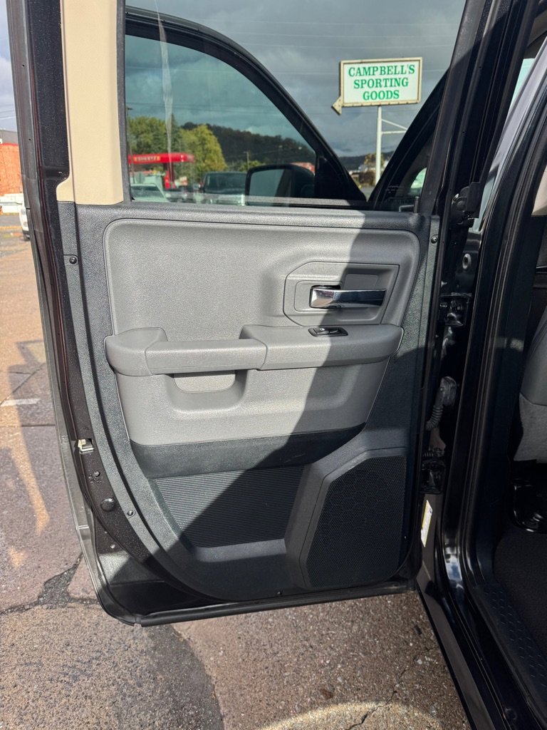 Used 2018 RAM 1500 Big Horn image 28