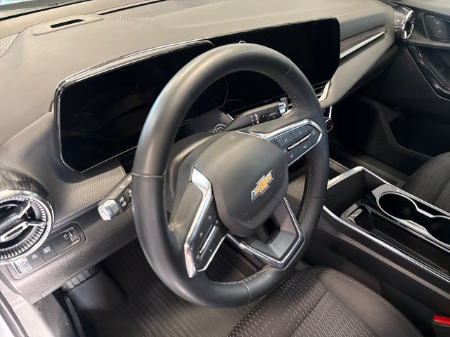 Used 2025 Chevrolet Equinox LT w/ Safety and Technology Package FWD image 17