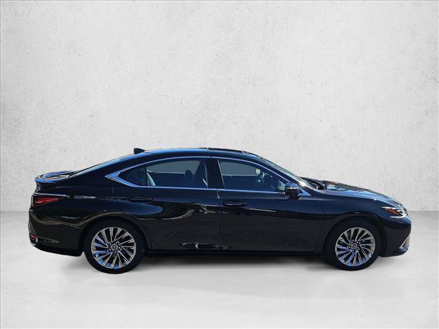 Used 2024 Lexus ES 300h w/ Accessory Package (Z1) FWD image 4