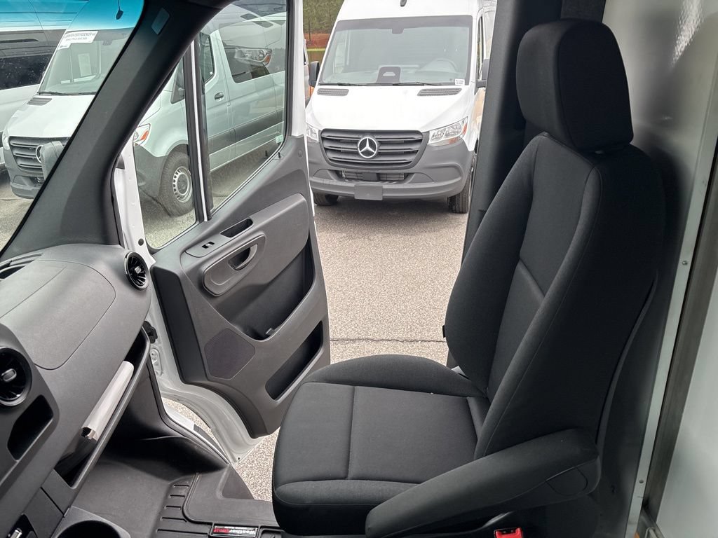 Used 2021 Mercedes-Benz Sprinter 3500 image 36