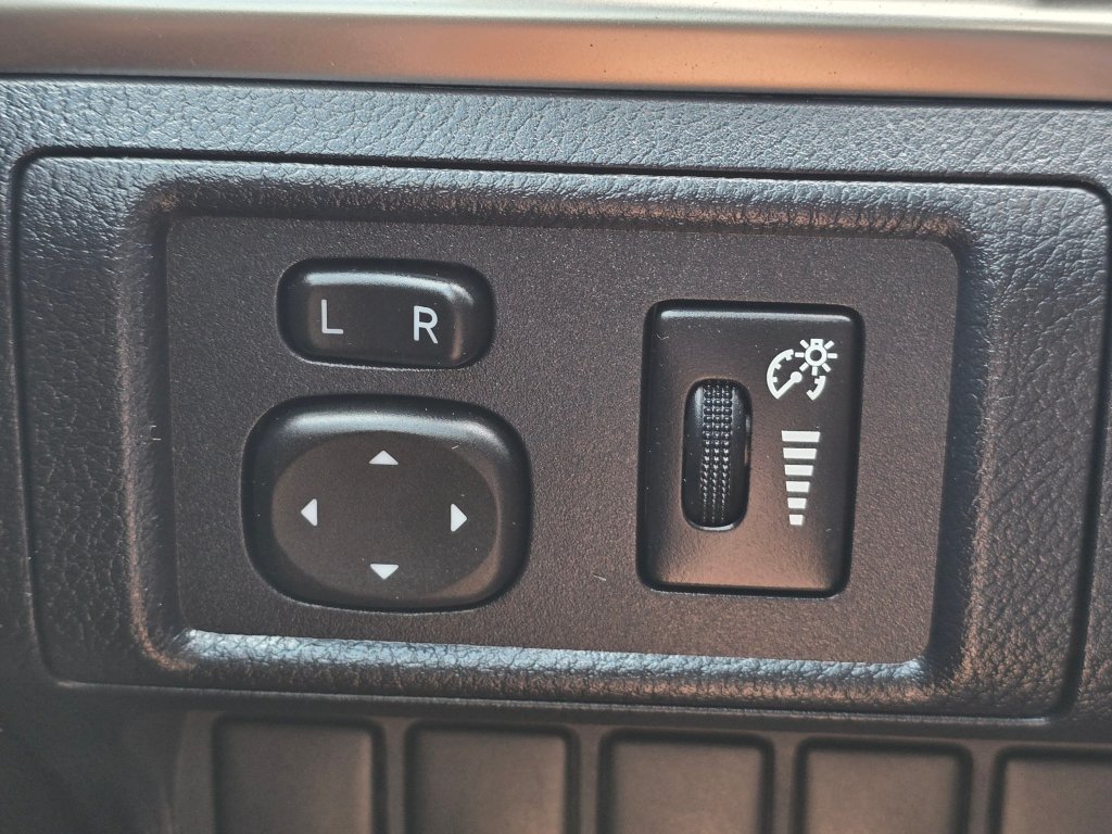 Used 2014 Lexus CT 200h w/ F Sport w/Nuluxe Interior FWD image 38