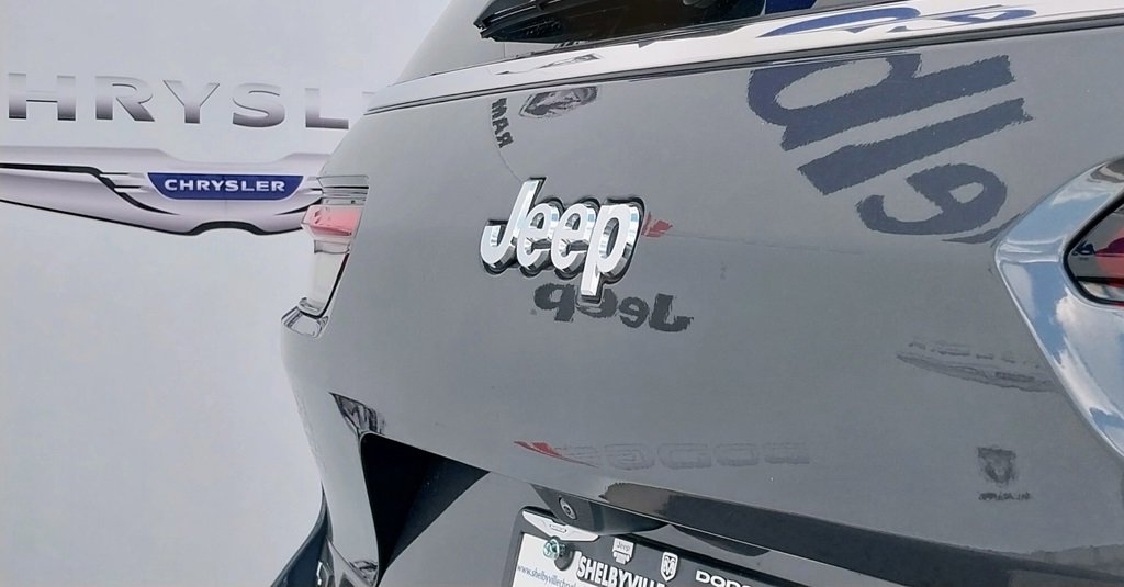 Used 2022 Jeep Grand Cherokee L Limited image 12