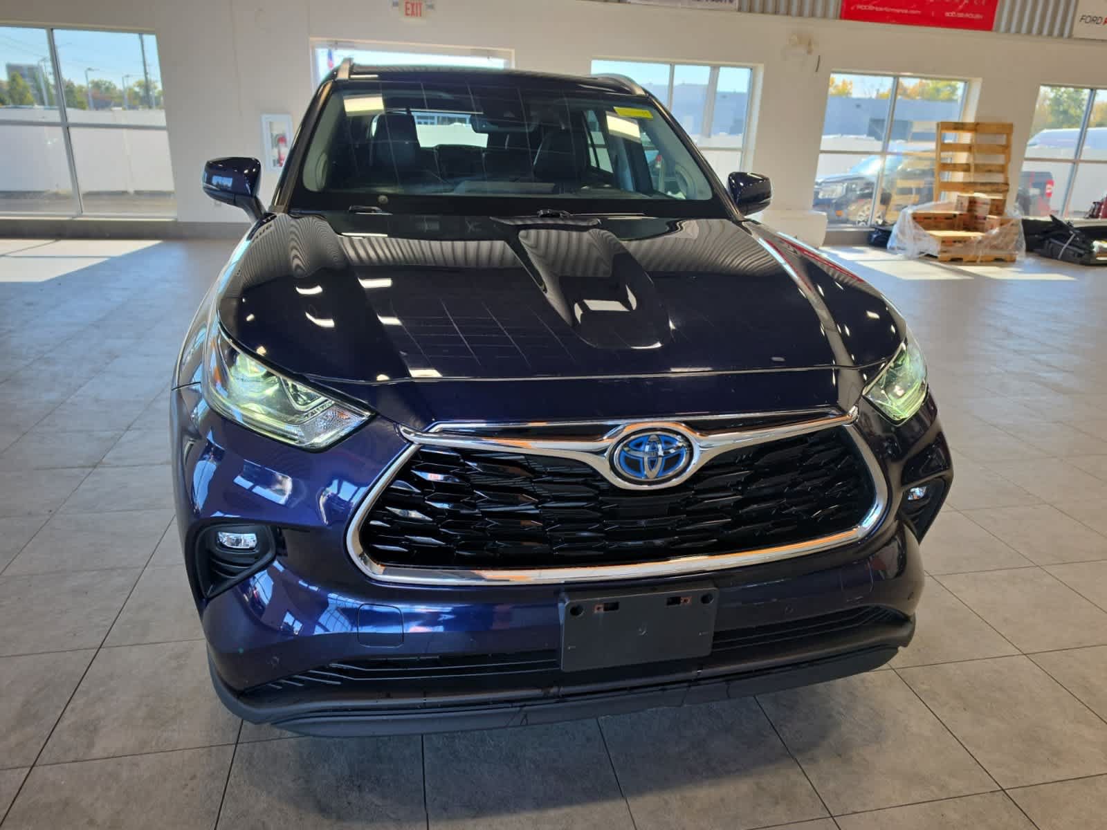 Used 2023 Toyota Highlander Limited AWD/4WD image 3