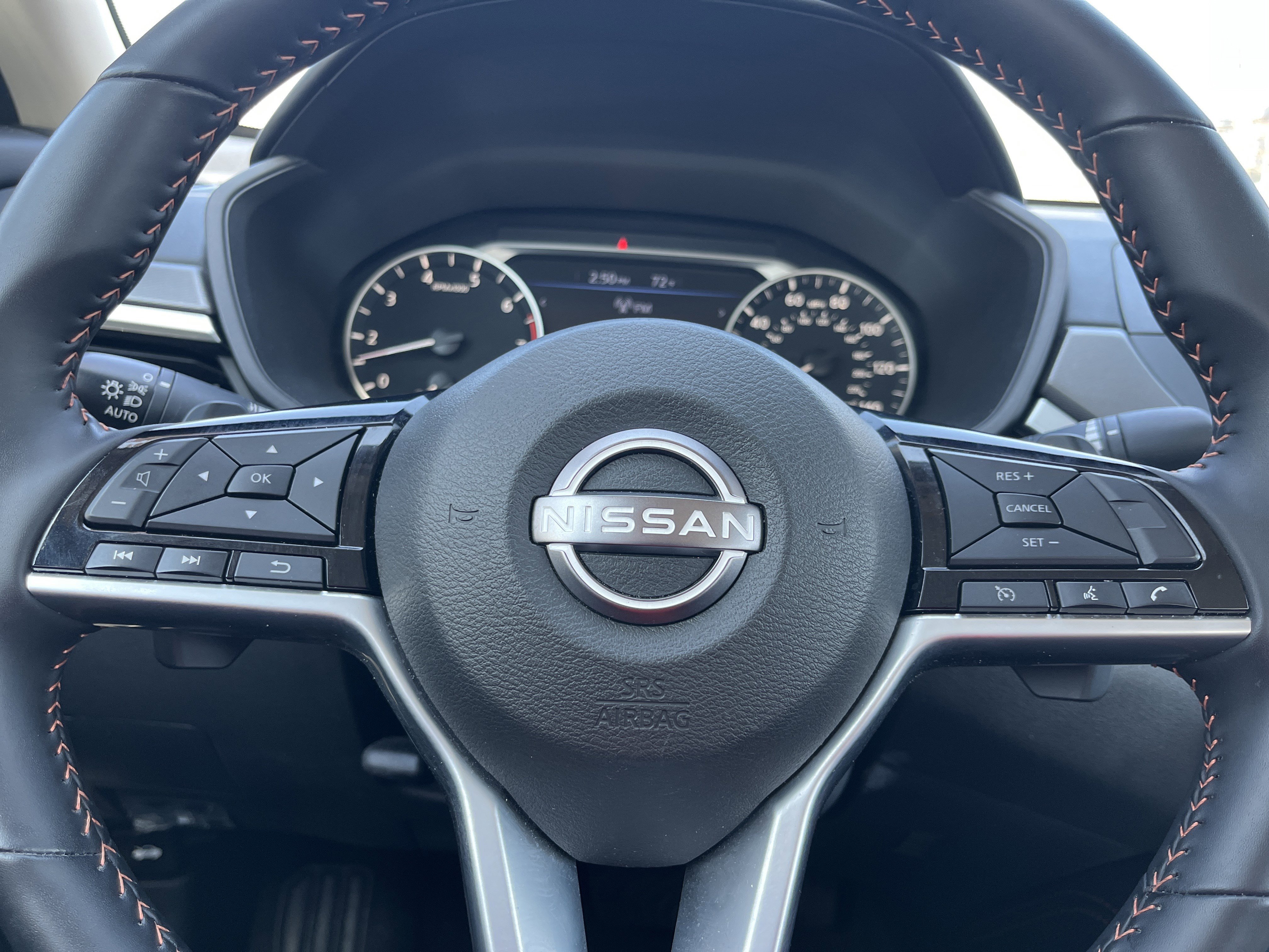 Used 2025 Nissan Altima 2.5 SR AWD/4WD image 12