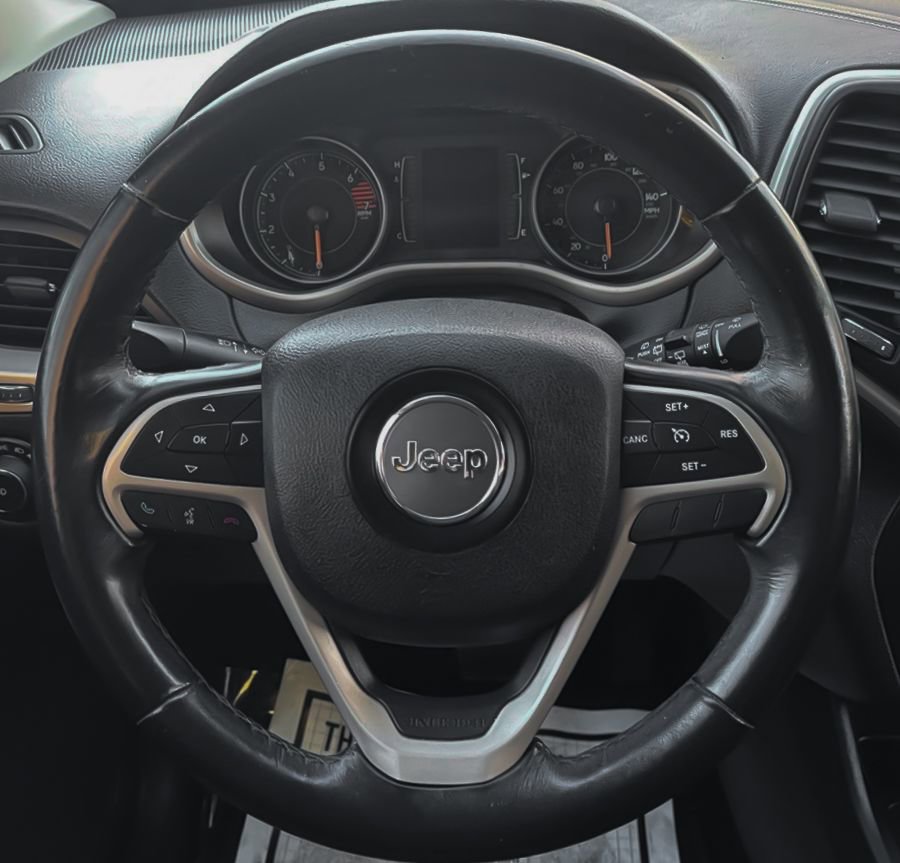 Used 2016 Jeep Cherokee Latitude w/ Safety/Convenience Group image 18