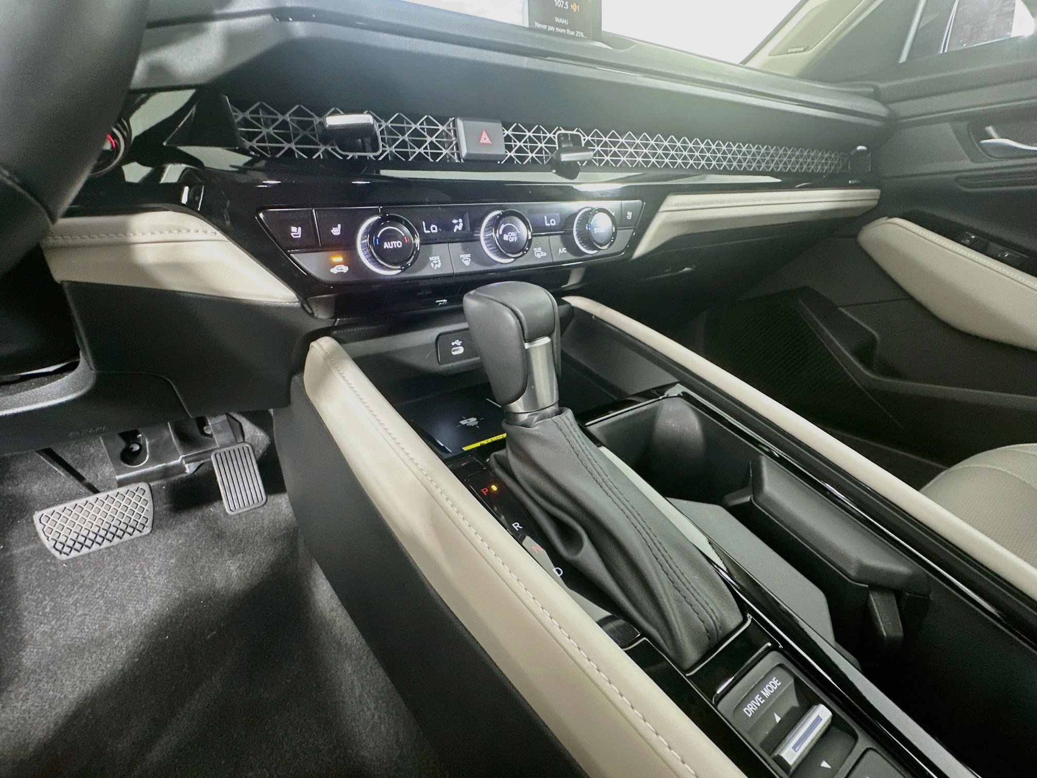 Used 2025 Honda Accord Touring image 24