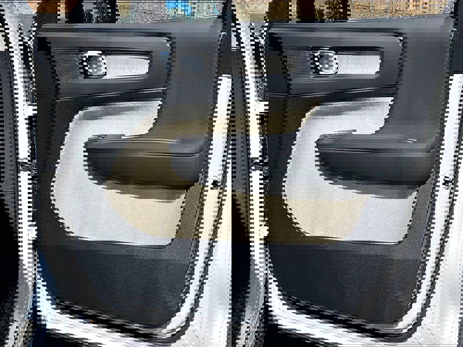 Used 2026 Volvo XC40 B5 Plus w/ Protection Package Premier image 27