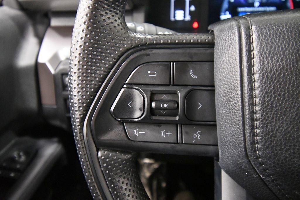 Used 2024 Toyota Tacoma SR5 AWD/4WD image 19