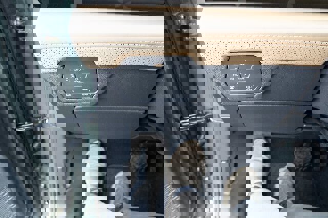 New 2026 Volkswagen Atlas Cross Sport SE image 25