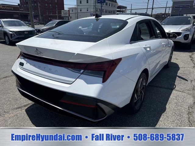 Used 2024 Hyundai Elantra SEL w/ Convenience Package FWD image 6