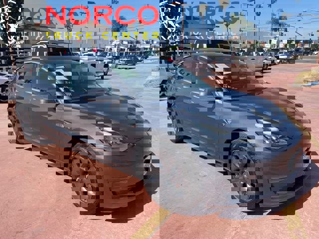 Used 2020 Tesla Model 3 Standard Range Plus image 2