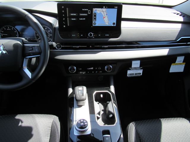 New 2026 Mitsubishi Outlander ES image 18