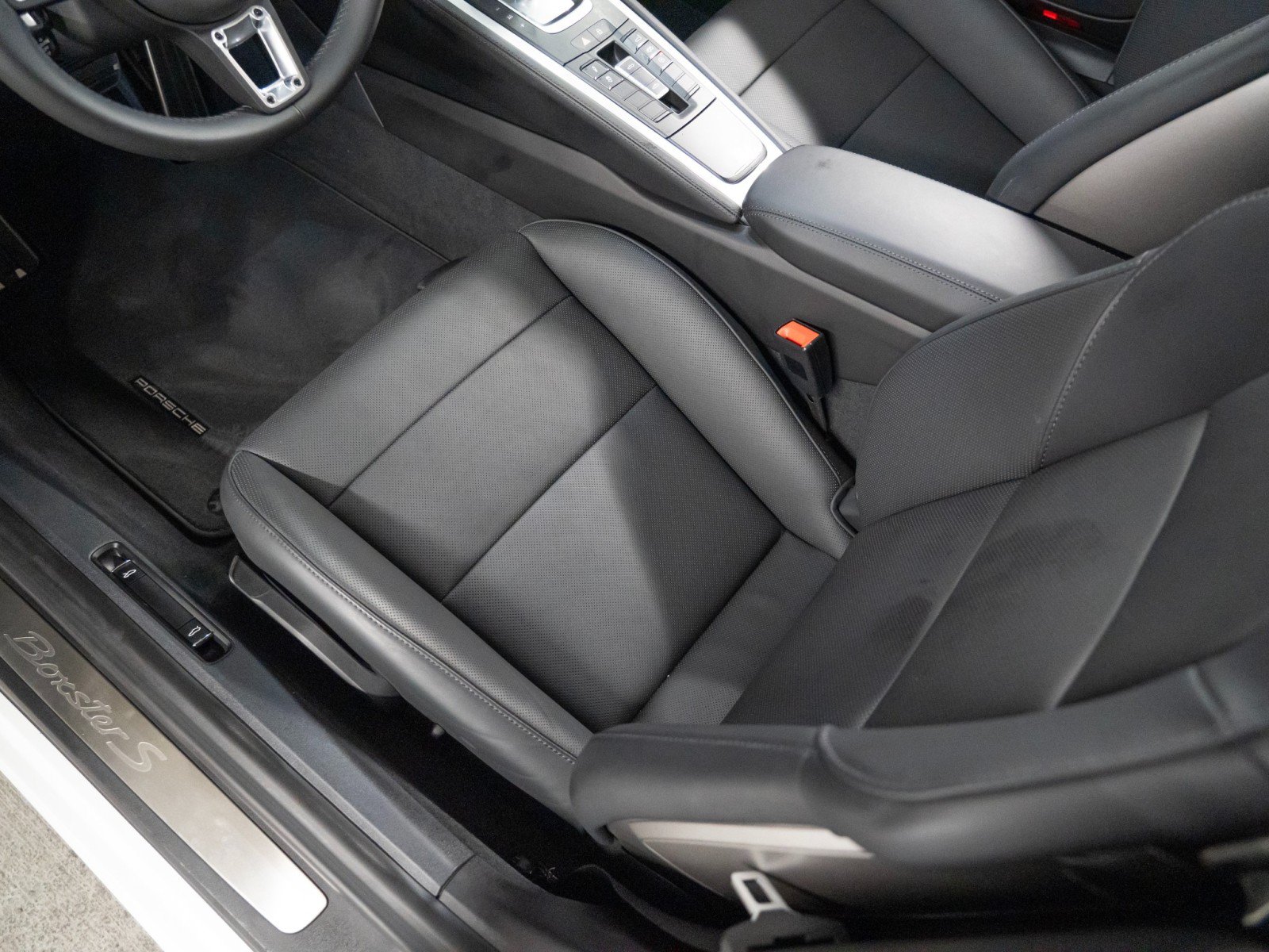 Certified 2025 Porsche 718 Boxster S RWD image 14