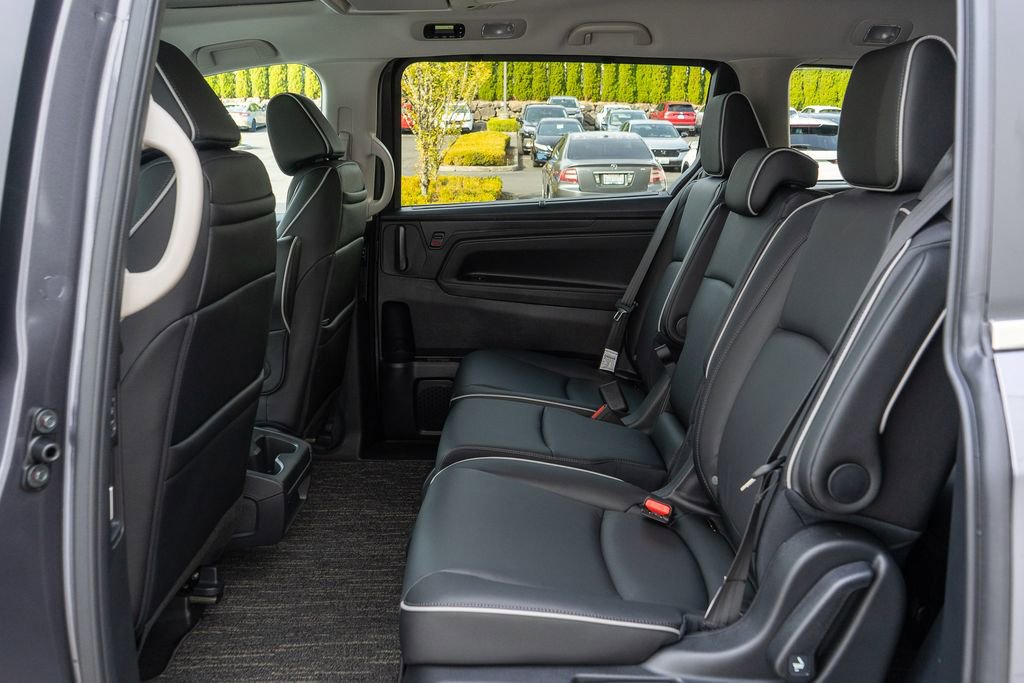 New 2026 Honda Odyssey Touring image 11