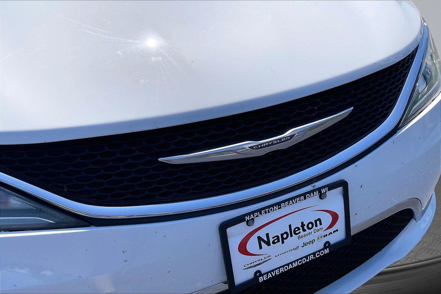 Used 2017 Chrysler Pacifica Touring-L Plus w/ Tire & Wheel Group FWD image 26