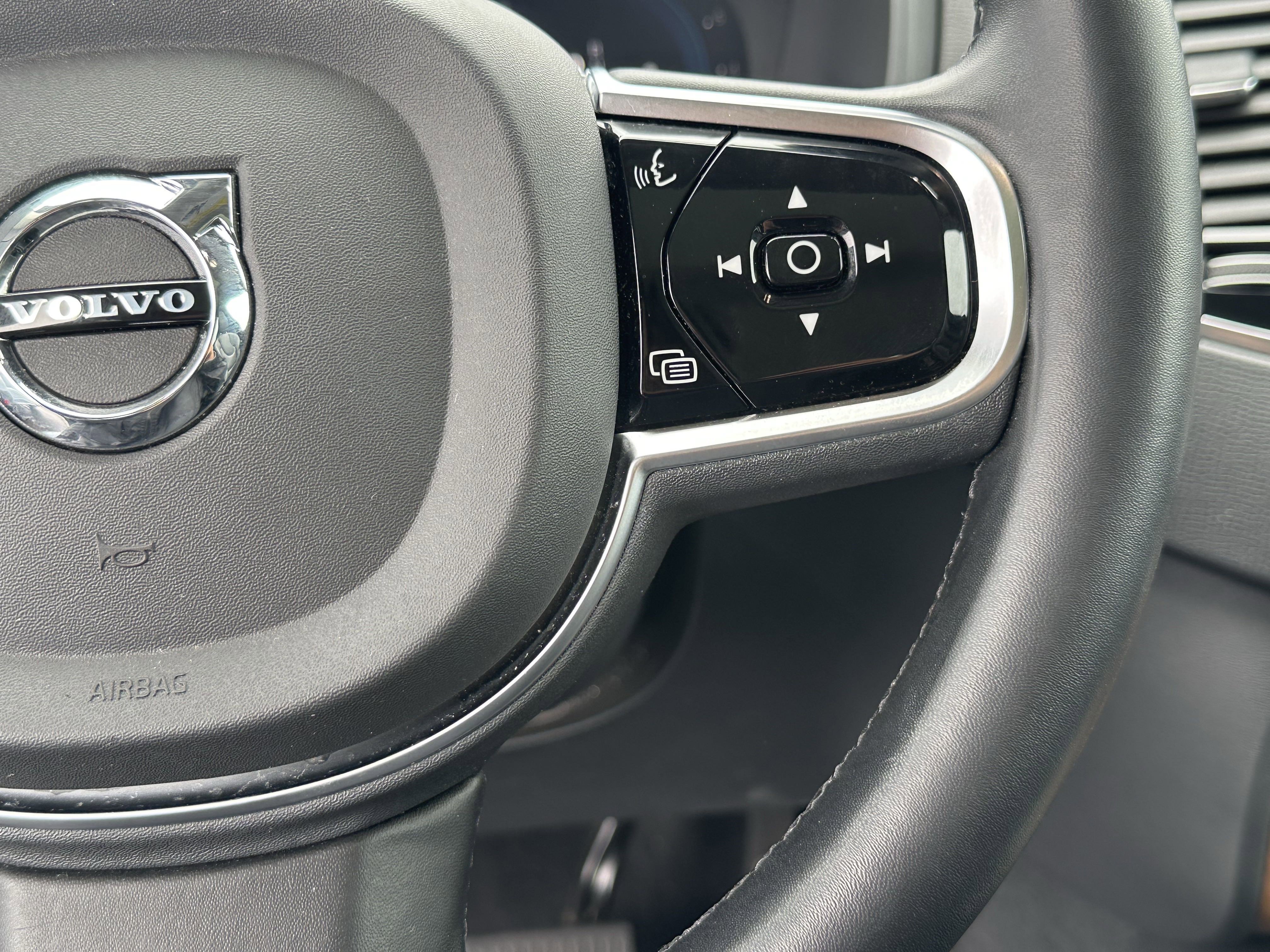 Used 2023 Volvo XC90 B5 Plus image 26