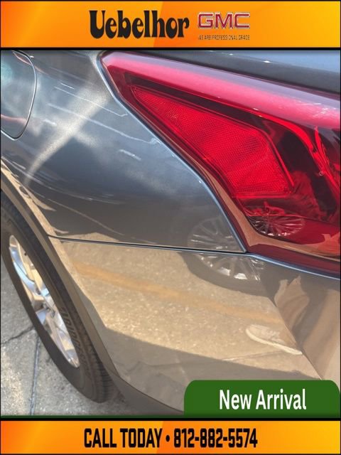 Used 2021 Chevrolet Traverse LT image 16