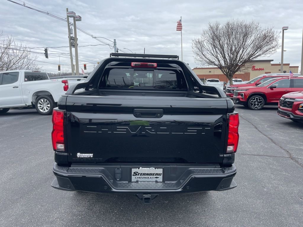 Used 2025 Chevrolet Colorado Z71 w/ Midnight Edition image 16