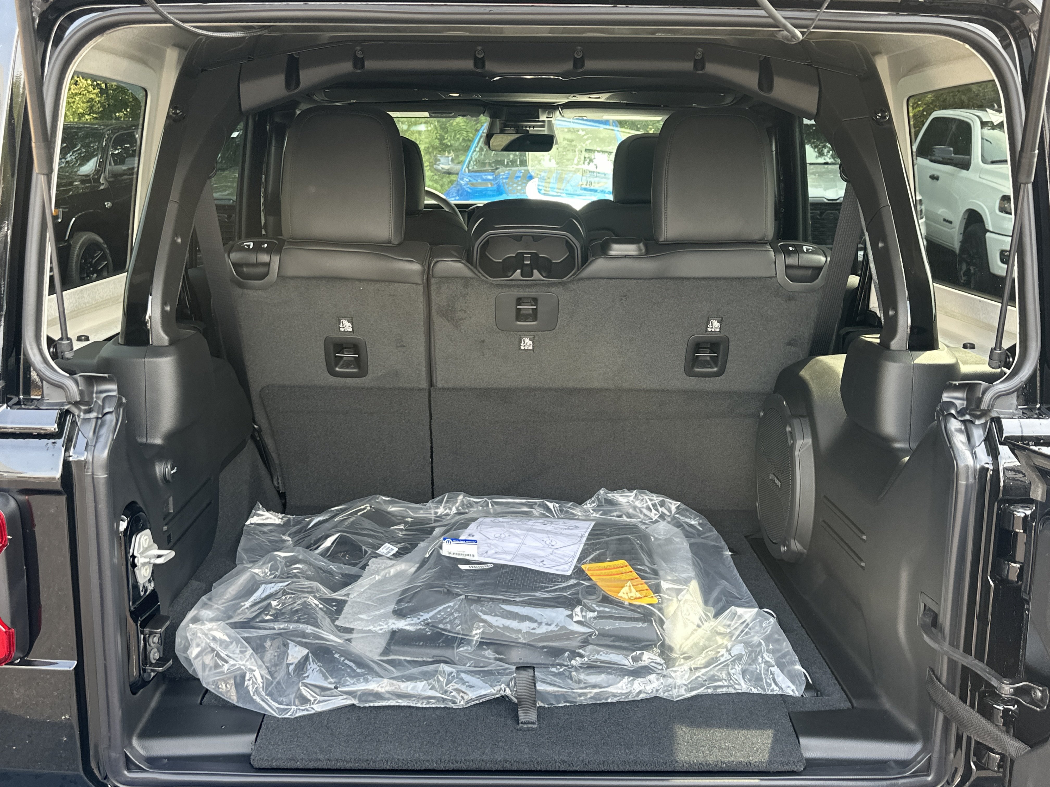 New 2027 Jeep Wrangler Unlimited Sahara AWD/4WD image 13