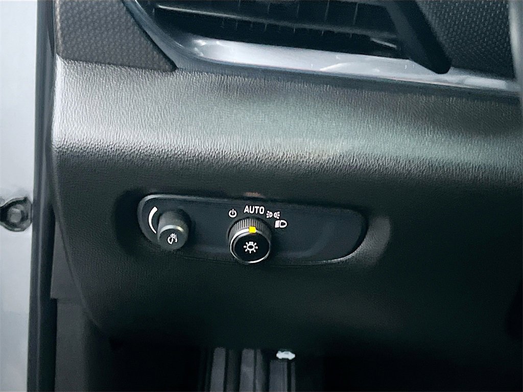 Used 2023 Chevrolet Traverse Premier w/ Redline Edition image 10