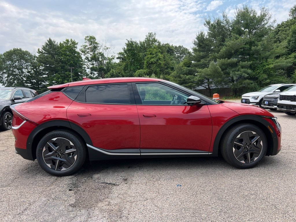 New 2025 Kia EV6 Light w/ Light LR Technology Package image 4