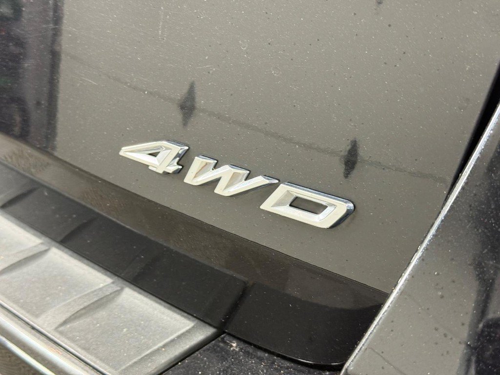 Used 2023 Ford Explorer XLT w/ Equipment Group 202A AWD/4WD image 8
