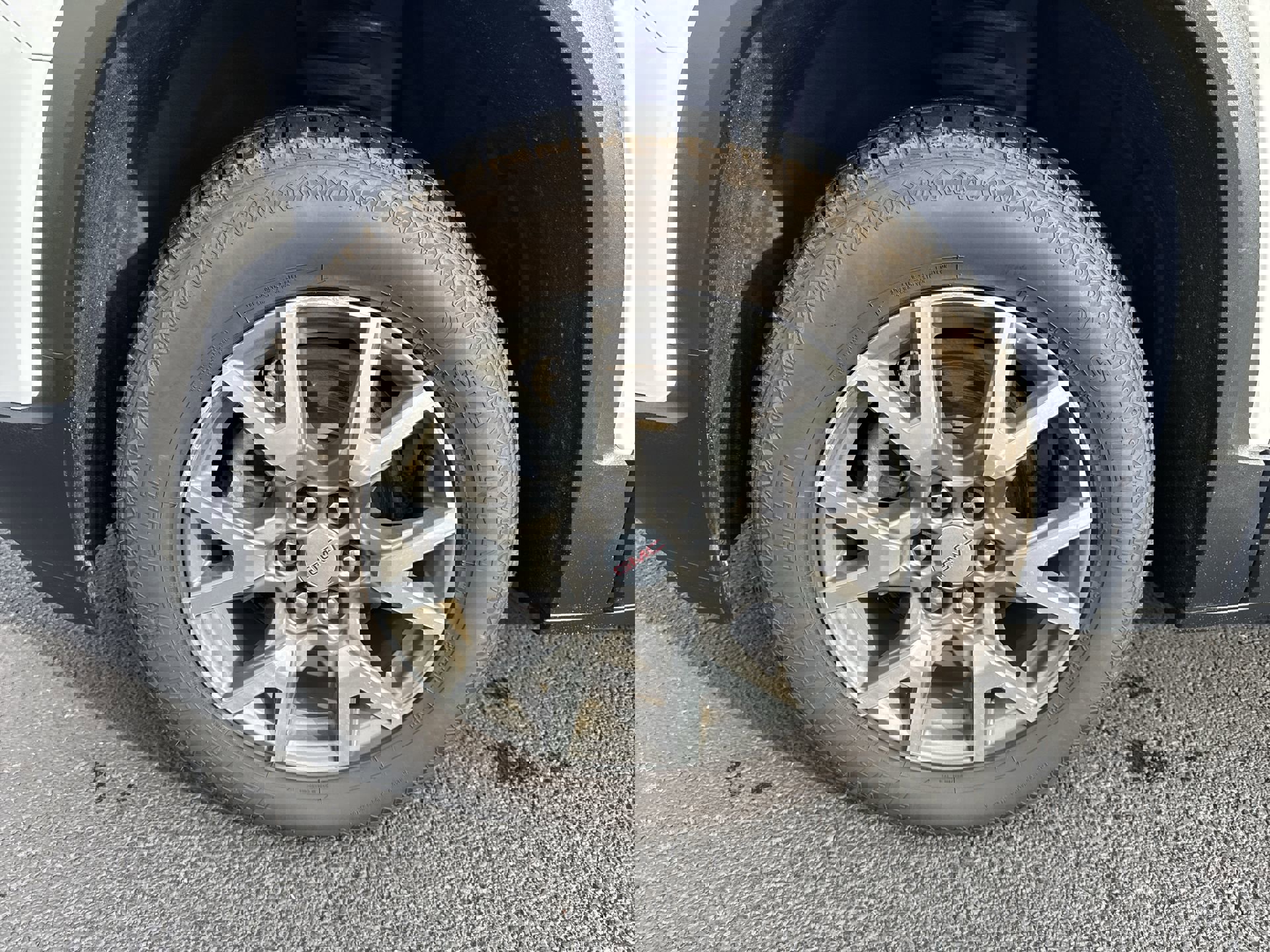 Certified 2023 GMC Acadia SLE image 10