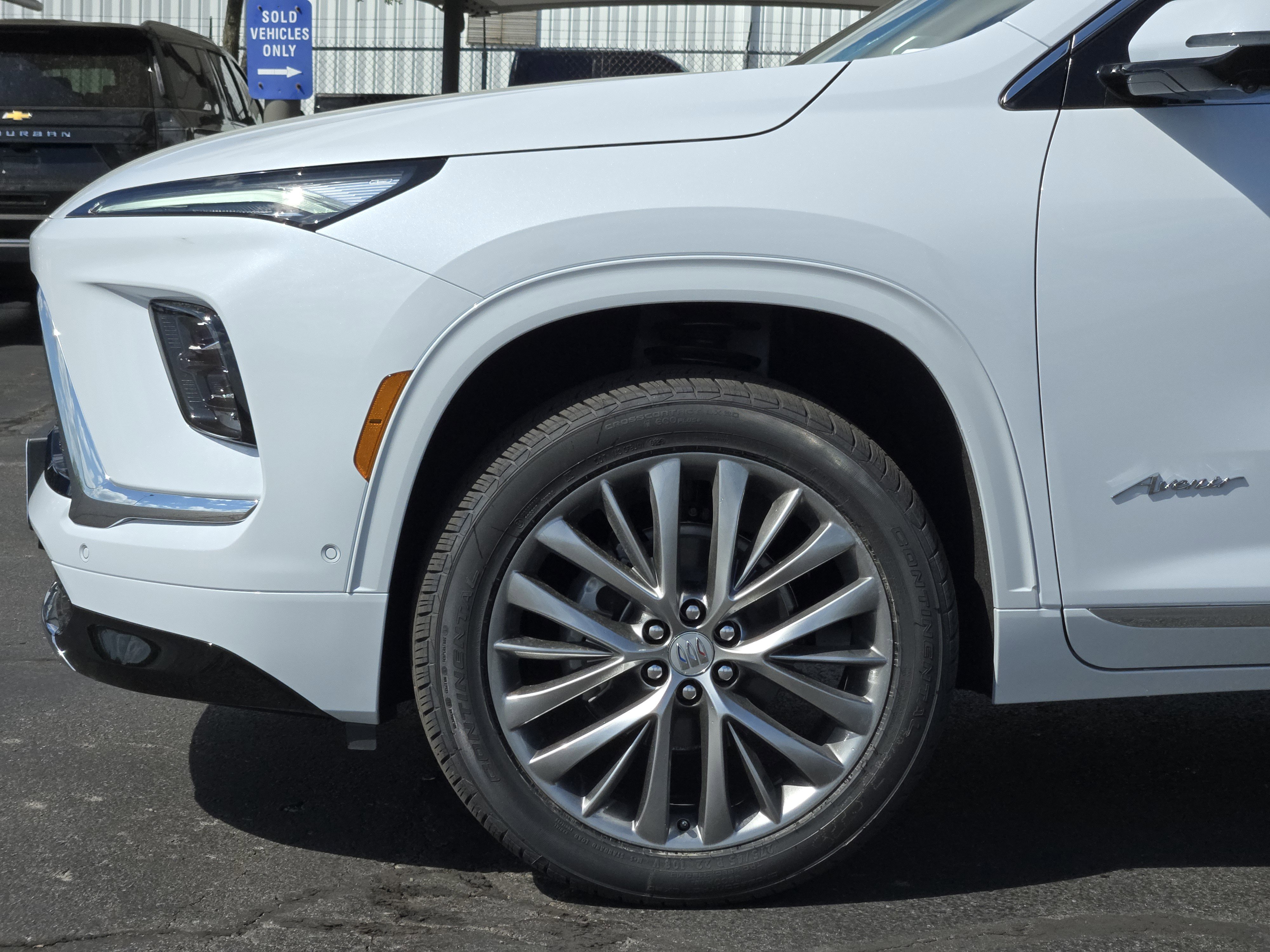New 2026 Buick Enclave Avenir image 5