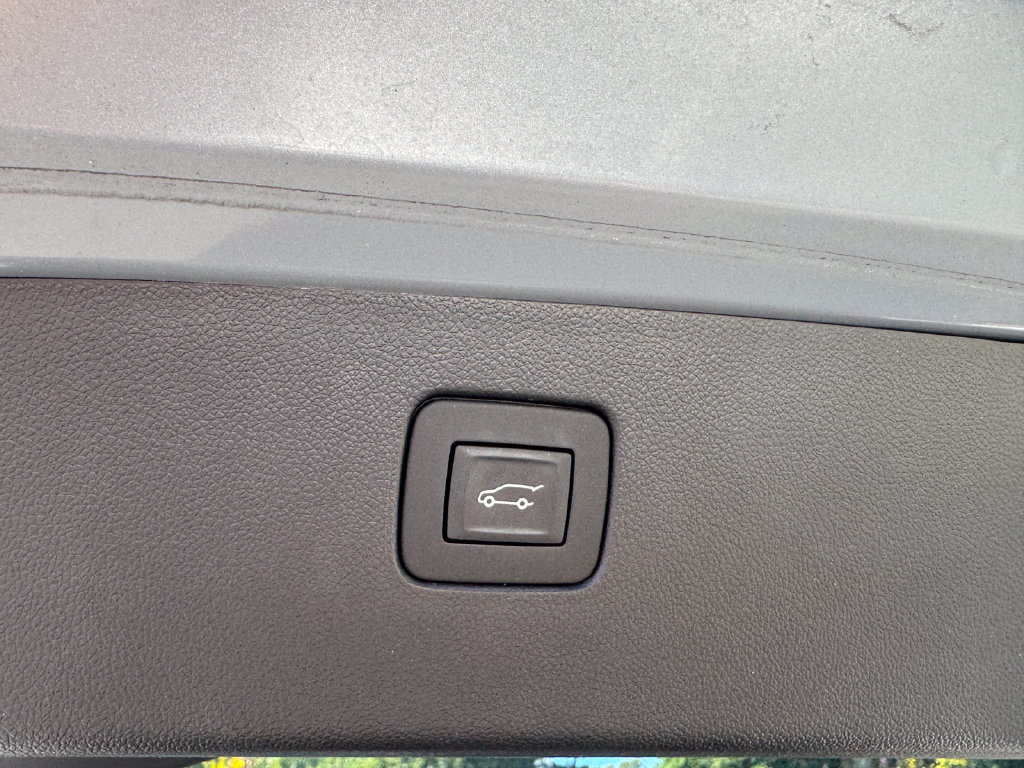Used 2024 Buick Envista Sport Touring w/ Convenience II Package FWD image 27