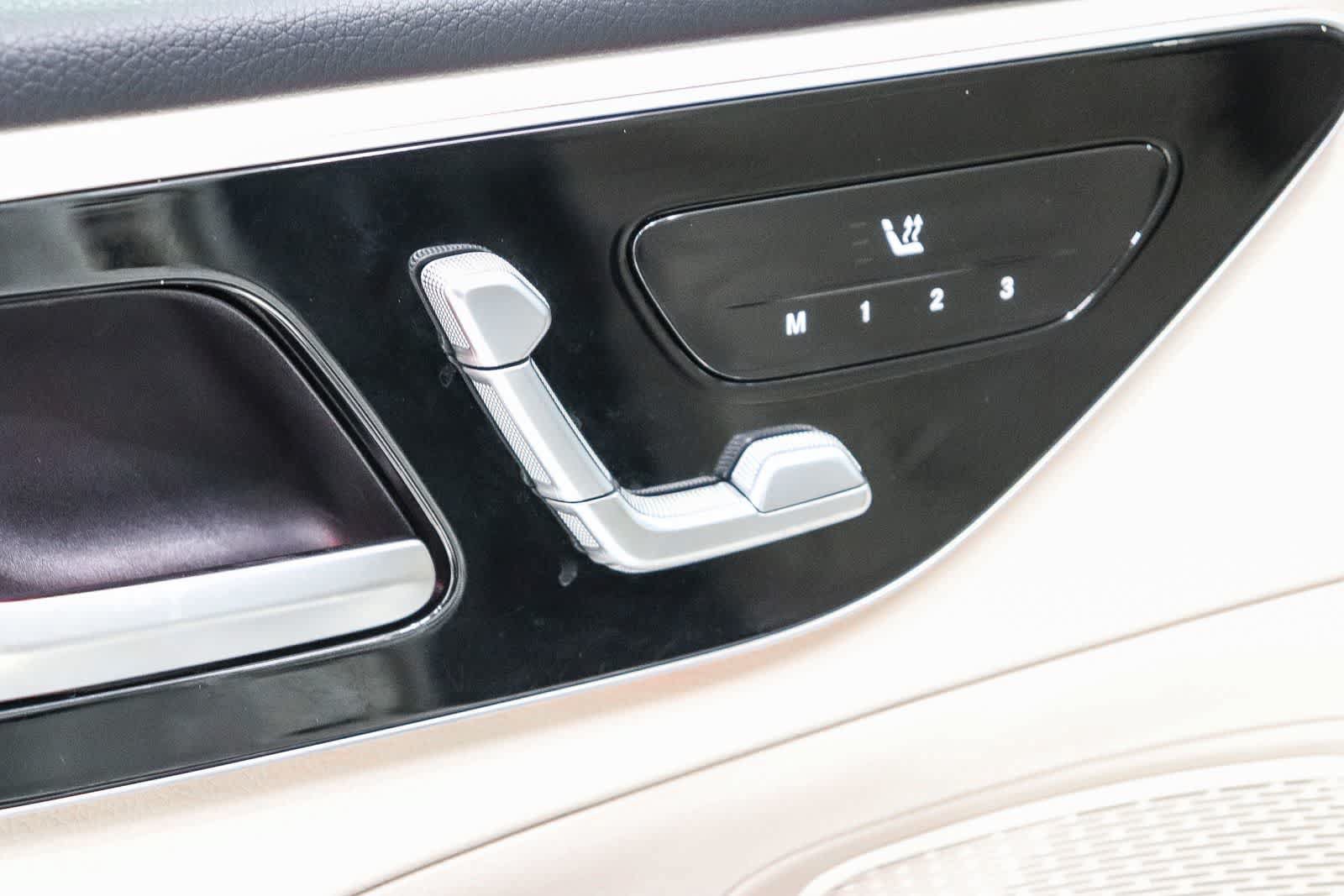 Used 2025 Mercedes-Benz C 300 Sedan image 21