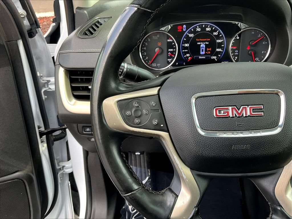 Used 2023 GMC Terrain Denali w/ Denali Premium Package AWD/4WD image 11
