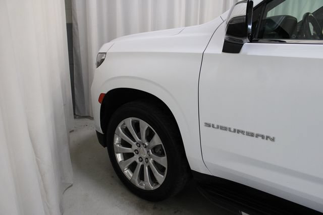 Used 2021 Chevrolet Suburban Premier AWD/4WD image 37