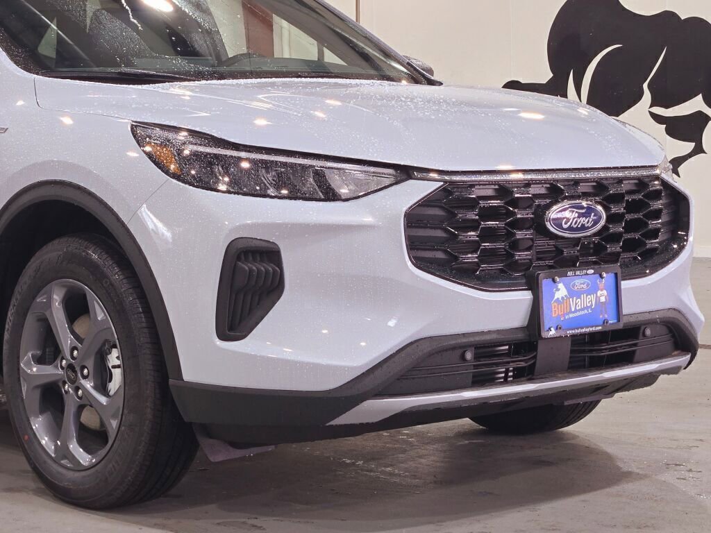 New 2025 Ford Escape ST-Line w/ Tech Pack #1 image 2