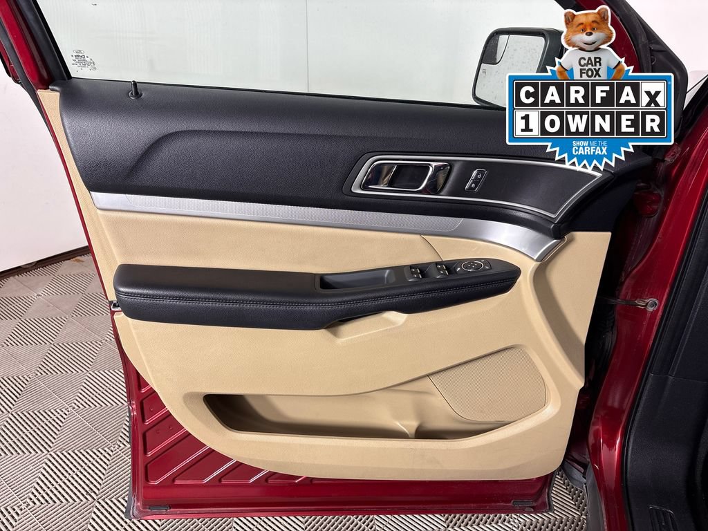 Used 2016 Ford Explorer XLT w/ Equipment Group 202A FWD image 16