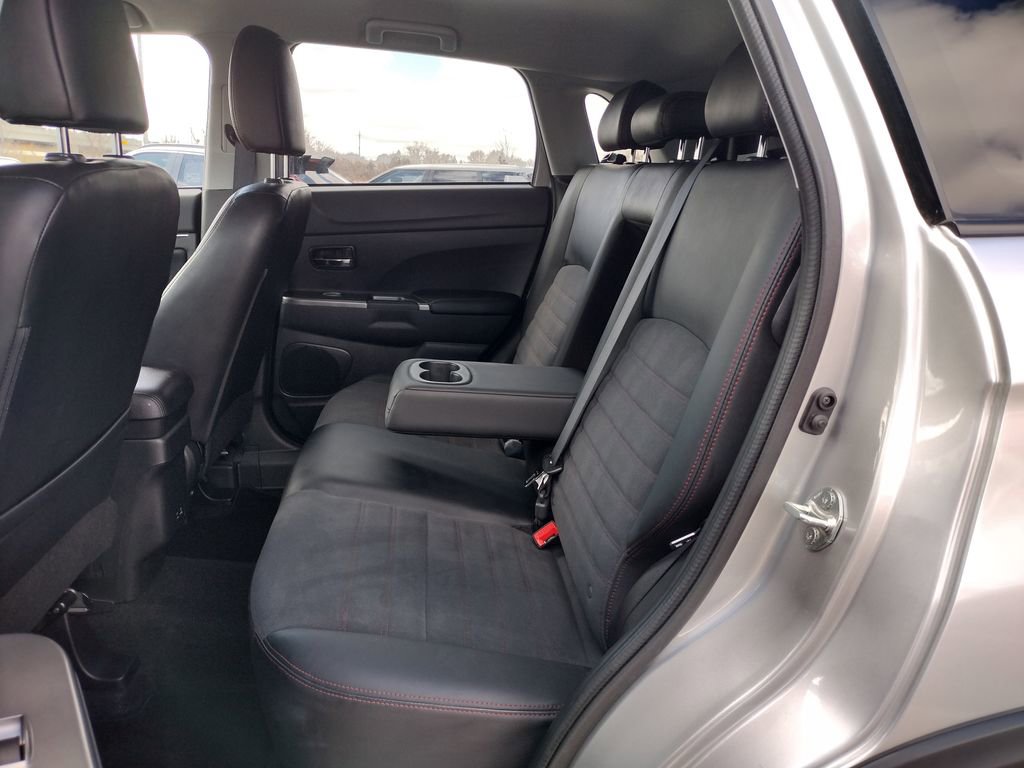 Used 2025 Mitsubishi Outlander Sport SE image 12